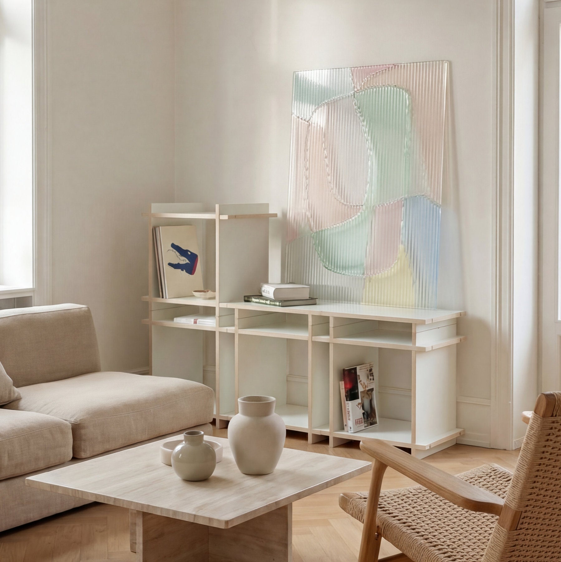 R1 Favourite Bundle in Weiß von Kiyo, modulares Sideboard aus Regalwürfeln im Wohnzimmer.