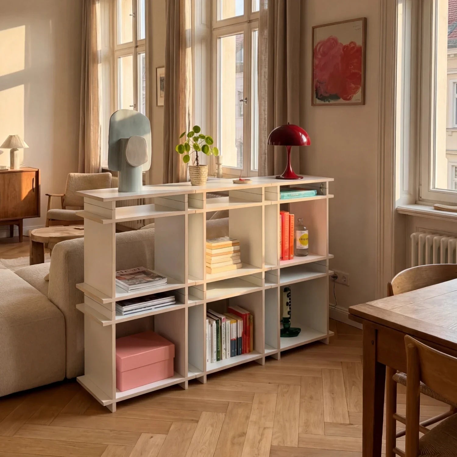 R1 Highboard Bundle in Weiß von Kiyo, hohes modulares Würfelregal freigestellt.